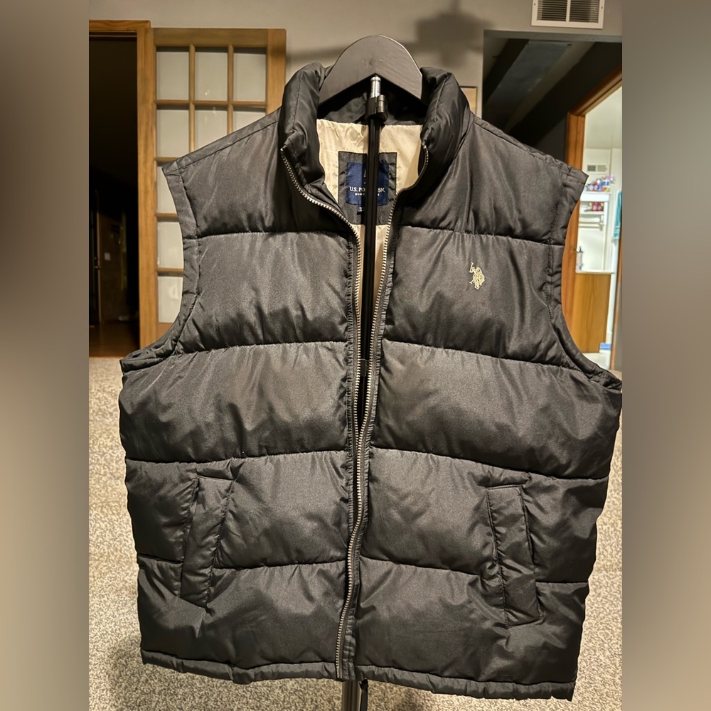 U S Polo Assn Men's Black Puffer Vest size large